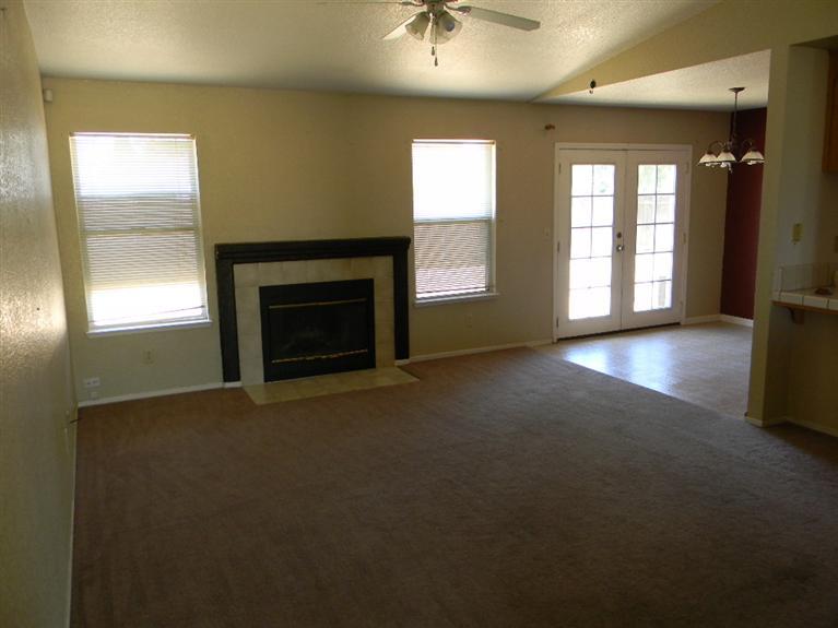 918 Ayers Ln, Galt, CA 95632 photo 2