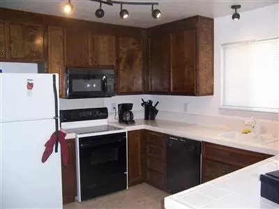 1181 Silvertrail Ln, Manteca, CA 95336 photo 2