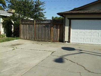 874 E Alameda St, Manteca, CA 95336 photo 5