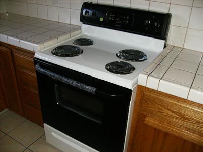 874 E Alameda St, Manteca, CA 95336 photo 3