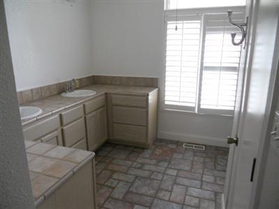 202 Sycamore Ave, Gustine, CA 95322 photo 5