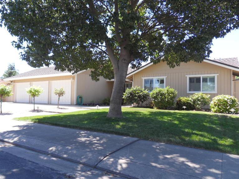 2420 Mack Ct, Modesto, CA 95358 photo 1