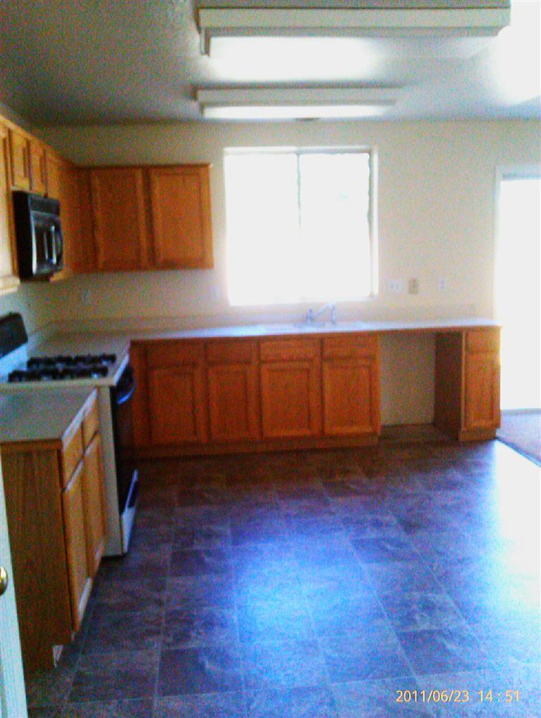 400 Red Robin Dr, Patterson, CA 95363 photo 5