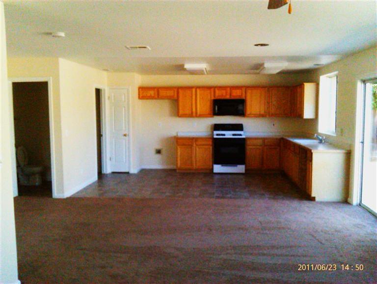 400 Red Robin Dr, Patterson, CA 95363 photo 4