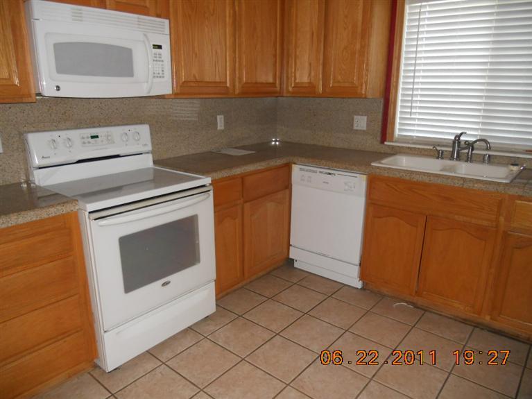 220 Brannon Dr, Tracy, CA 95376 photo 2