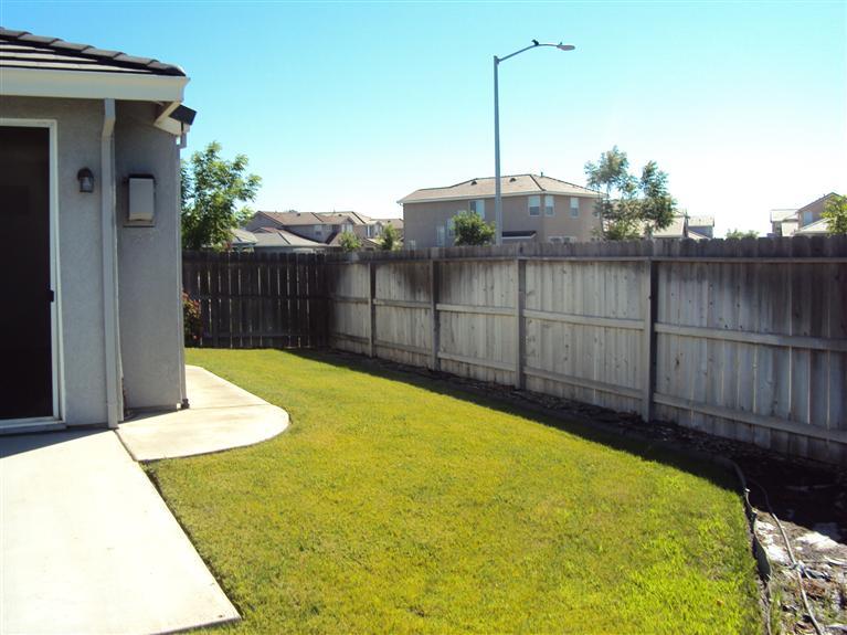 944 San Diego Ave, Madera, CA 93637 photo 7