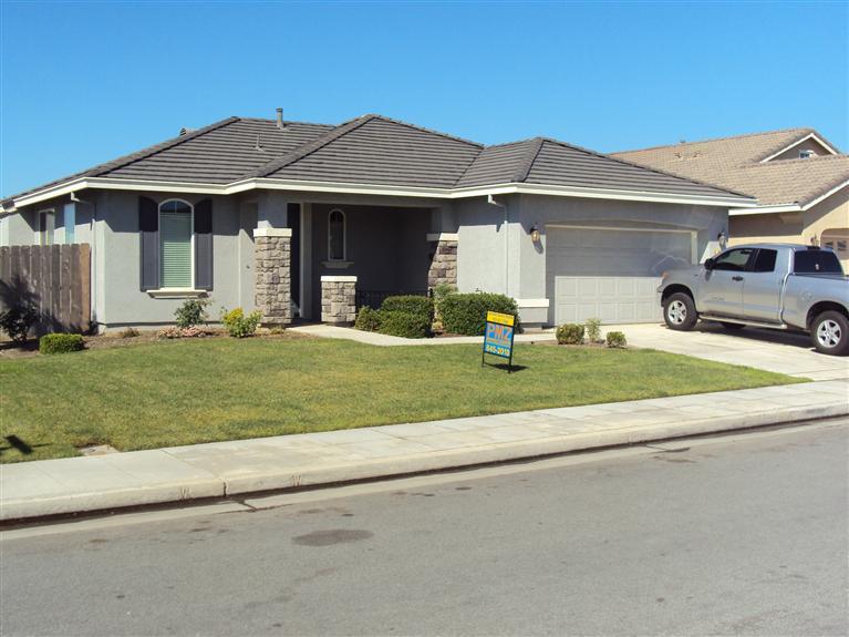 944 San Diego Ave, Madera, CA 93637 photo 1