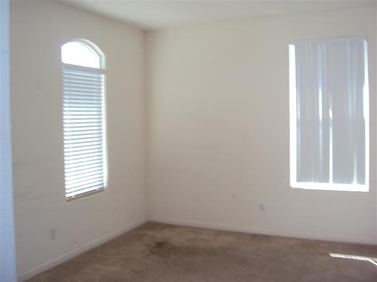 944 San Diego Ave, Madera, CA 93637 photo 4