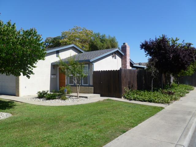 620 Stevenot Ct, Turlock, CA 95380 photo 2