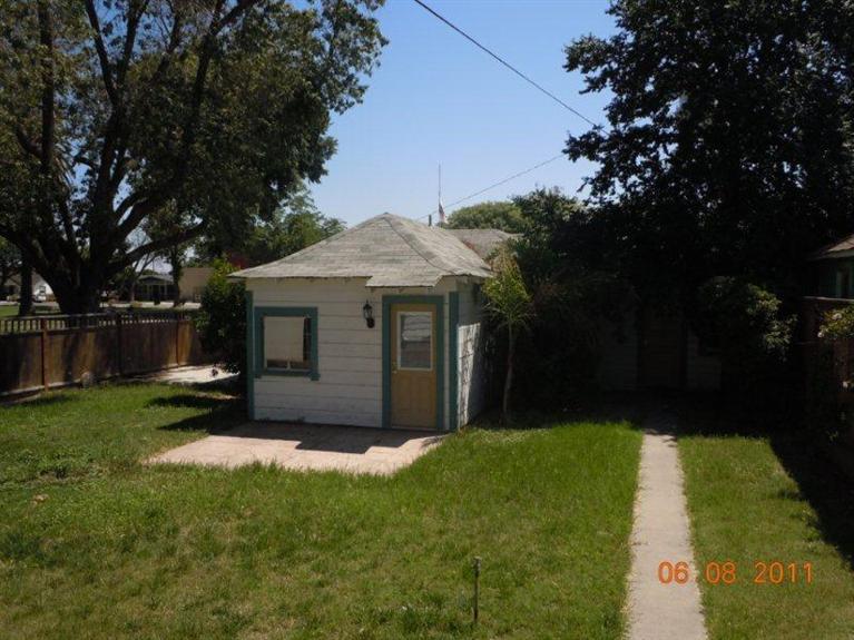 304 7th St, Gustine, CA 95322 photo 8