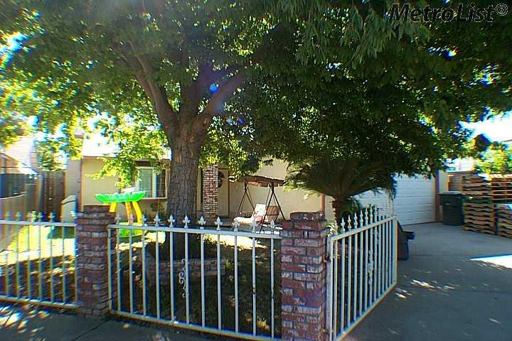 1112 Memory Ln, Modesto, CA 95351 photo 1
