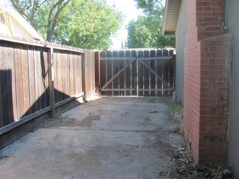 913 Edinburgh Dr, Modesto, CA 95350 photo 12