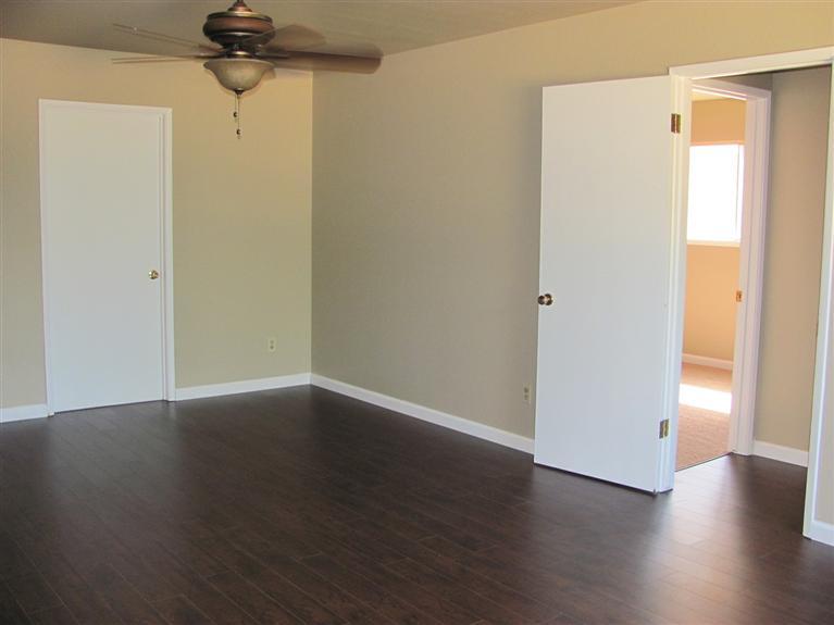 913 Edinburgh Dr, Modesto, CA 95350 photo 2