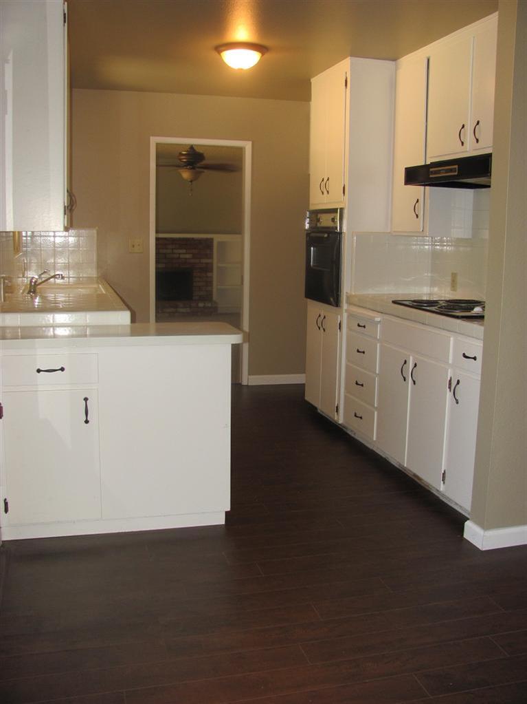 913 Edinburgh Dr, Modesto, CA 95350 photo 4