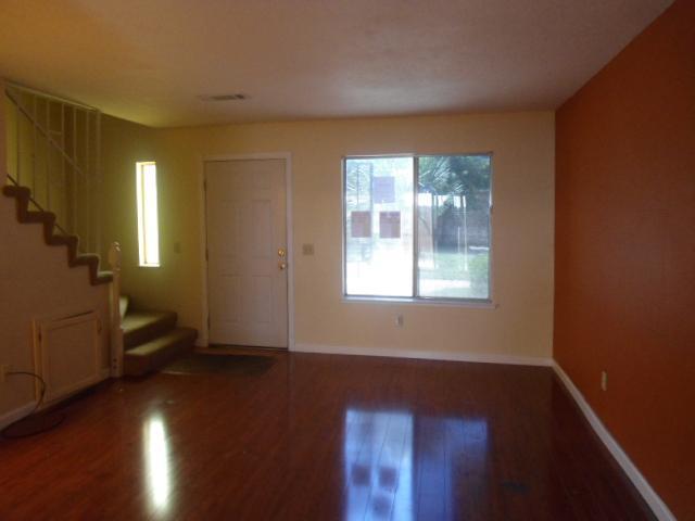 1650 N Bear Creek Dr, Merced, CA 95348 photo 2