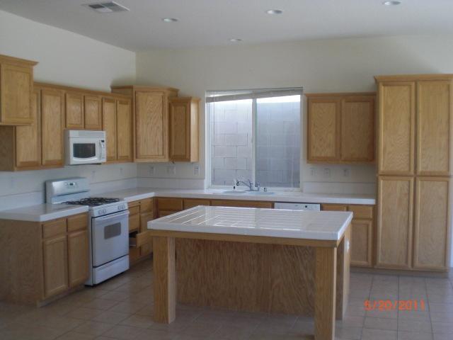677 Rodeo Grounds Ct, Newman, CA 95360 photo 2