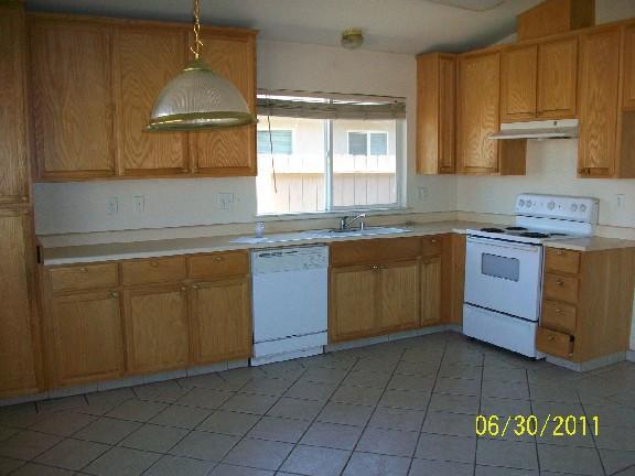 323 S Canal St, Merced, CA 95341 photo 3