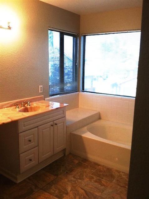 1047 Winters Dr, Manteca, CA 95337 photo 8