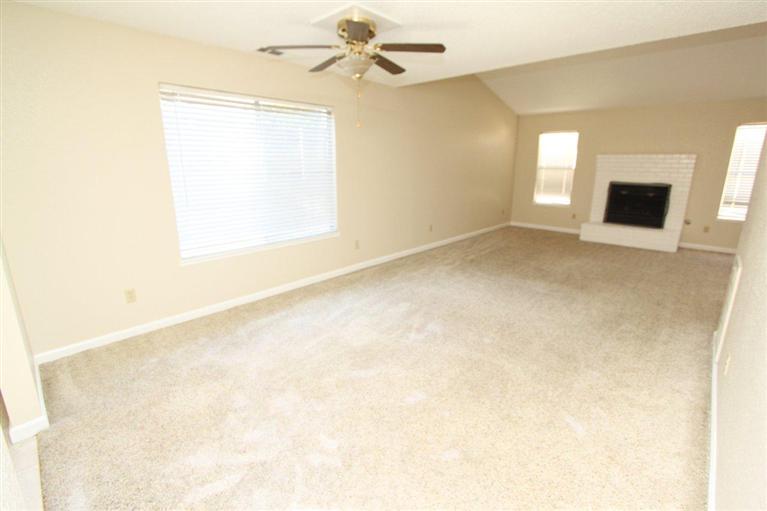 1204 Diablo Ave, Modesto, CA 95358 photo 2