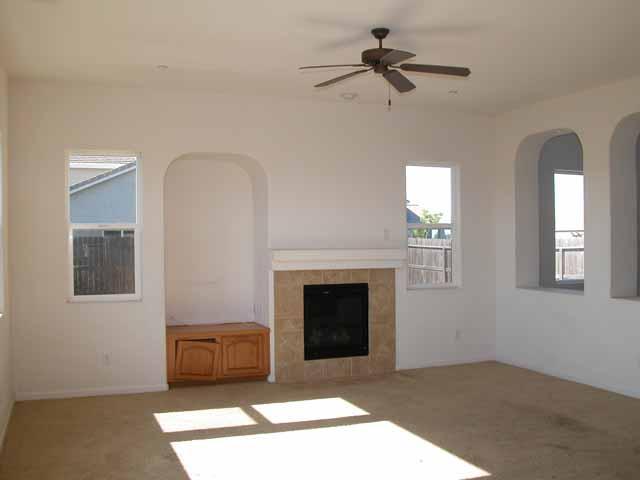 450 Geranium Cir, Galt, CA 95632 photo 4