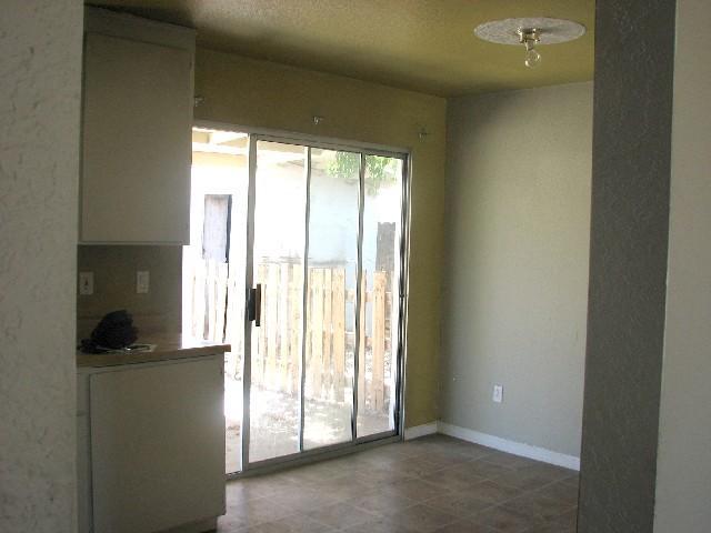 614 Periwinkle Dr, Patterson, CA 95363 photo 6