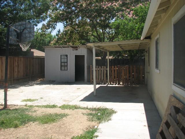 614 Periwinkle Dr, Patterson, CA 95363 photo 10