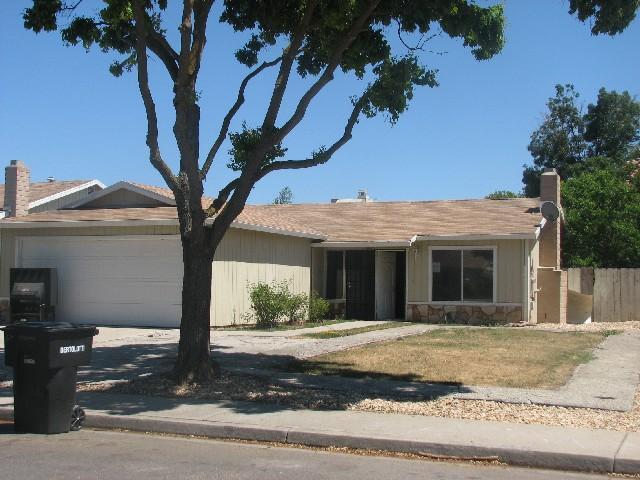 614 Periwinkle Dr, Patterson, CA 95363 photo 2