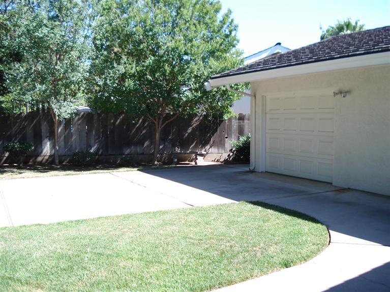 801 Suffolk Ln, Modesto, CA 95355 photo 3