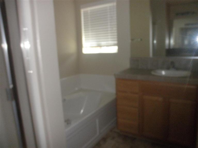2383 N Shoemaker Ave, Merced, CA 95348 photo 9
