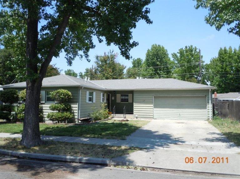1329 Bowen Ave, Modesto, CA 95350 photo 1
