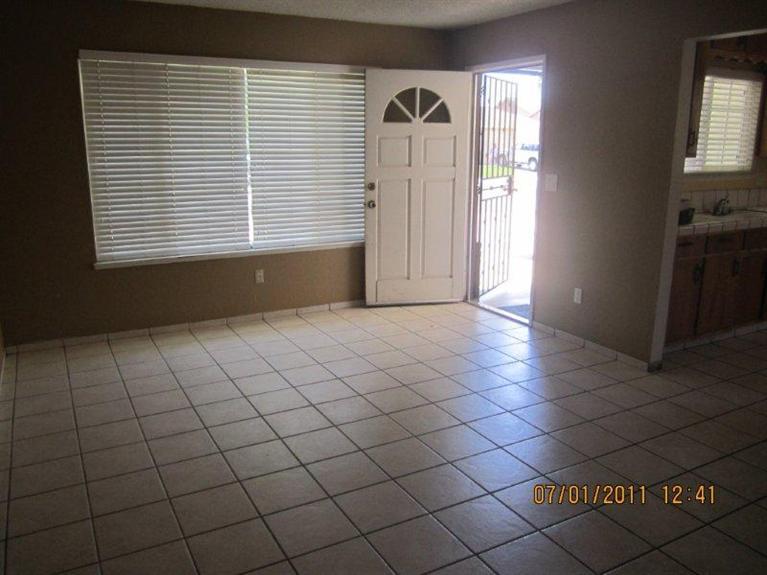 721 Crippen Ave, Modesto, CA 95351 photo 4