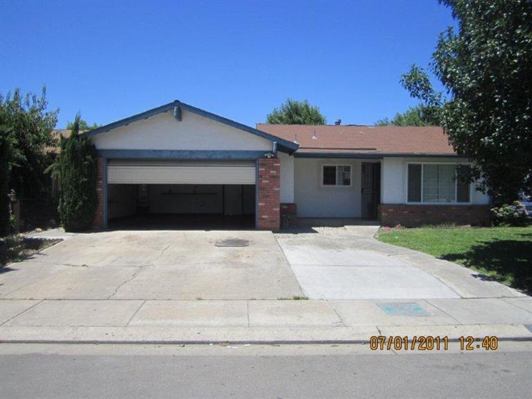 721 Crippen Ave, Modesto, CA 95351 photo 1