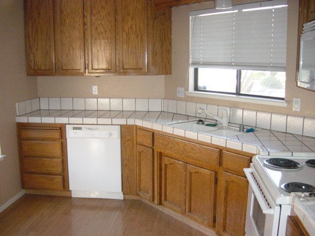 2416 Greenacre Ln, Modesto, CA 95355 photo 8