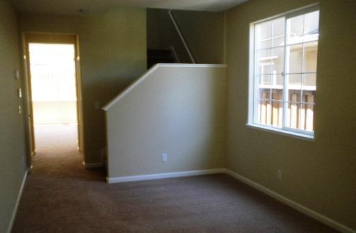 388 Crescent Moon Dr, Lathrop, CA 95330 photo 2