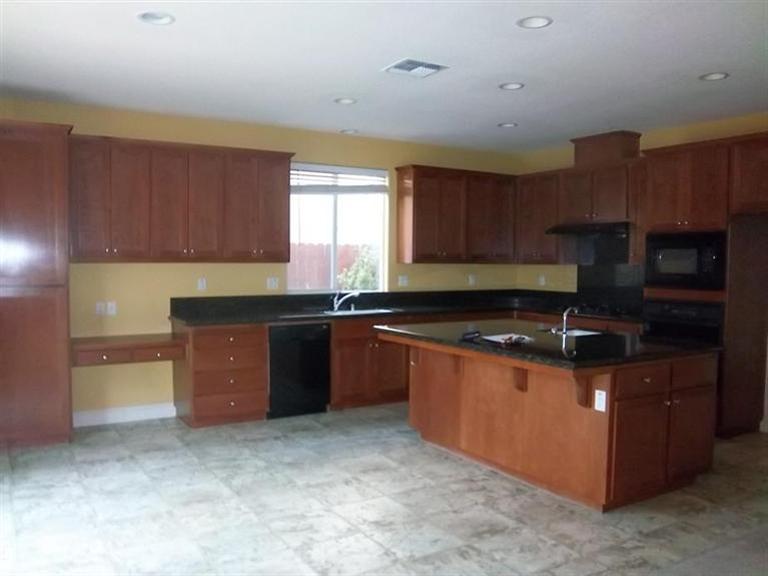 3787 Old Oak Dr, Ceres, CA 95307 photo 2