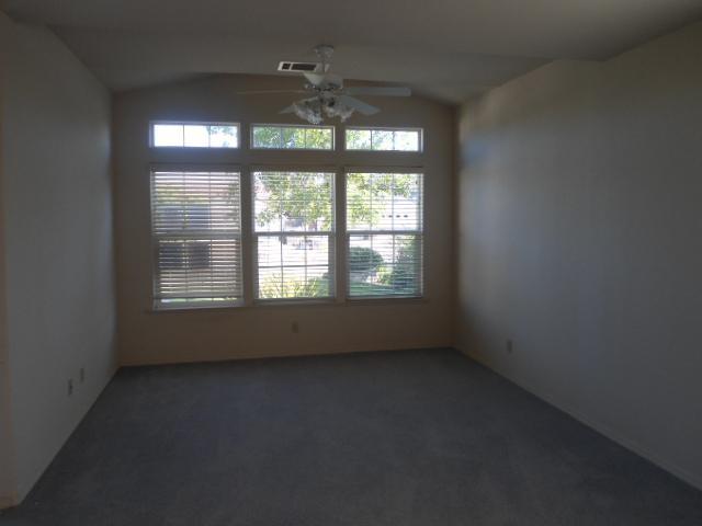 755 Wren Ct, Merced, CA 95340 photo 2