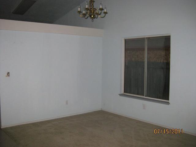 1229 Moonlight Dr, Ceres, CA 95307 photo 2