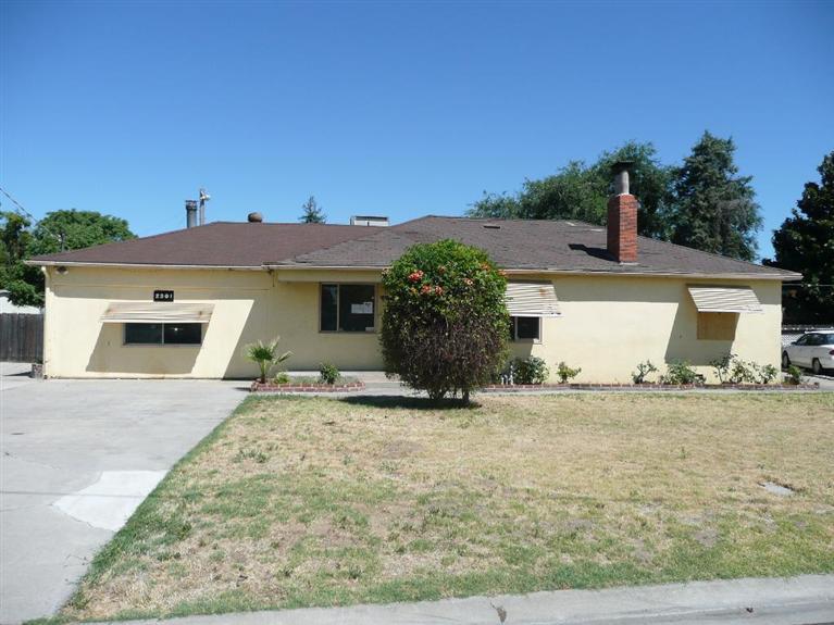 2301 Charlotte Ave, Ceres, CA 95307 photo 1