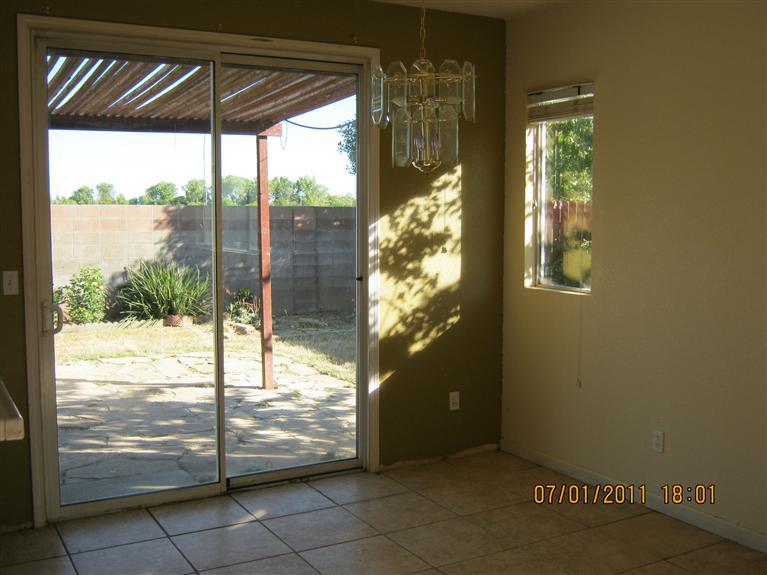 936 Bateman Ct, Galt, CA 95632 photo 3