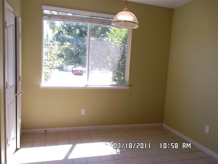 8229 Windmill Oaks Pl, Antelope, CA 95843 photo 3
