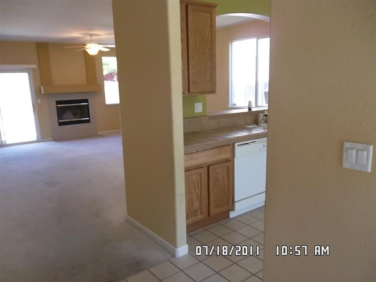 8229 Windmill Oaks Pl, Antelope, CA 95843 photo 2