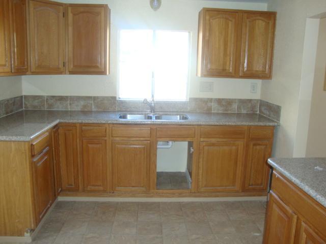213 Rio Grande Ave, Modesto, CA 95351 photo 2