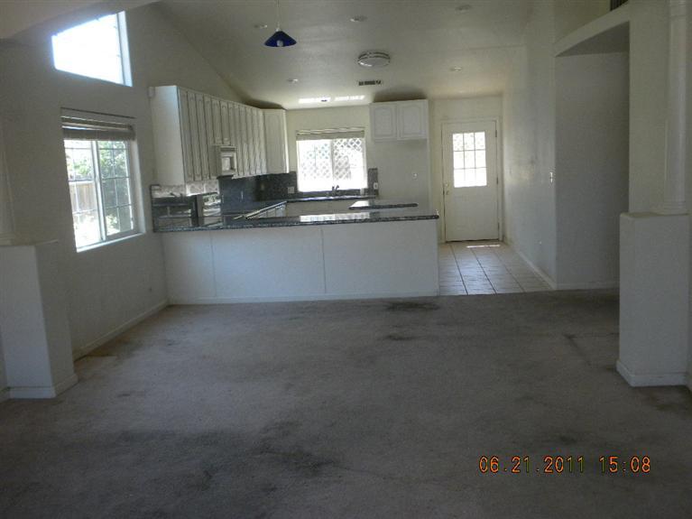1025 Jayhawk Way, Modesto, CA 95358 photo 3