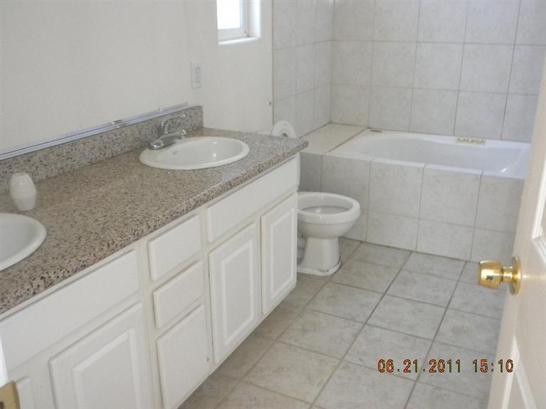 1025 Jayhawk Way, Modesto, CA 95358 photo 5