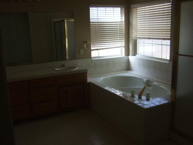 2201 N Daubenberger Rd, Turlock, CA 95382 photo 8