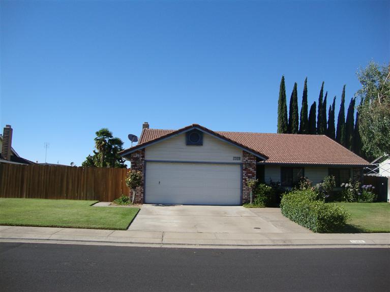 2328 Spring Dr, Escalon, CA 95320 photo 1