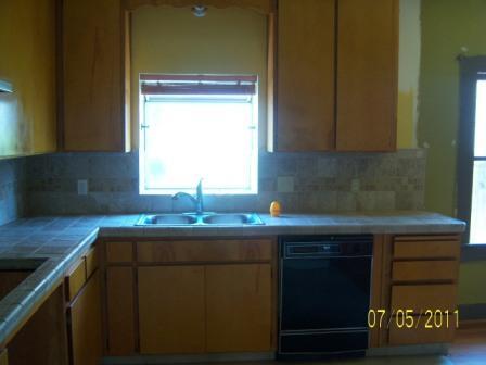 329 E Vine St, Lodi, CA 95240 photo 2