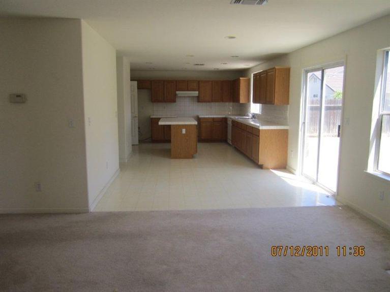 306 Condor Ct, Patterson, CA 95363 photo 5