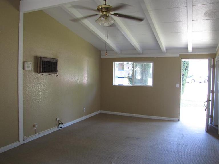 804 E St, Oakdale, CA 95361 photo 4