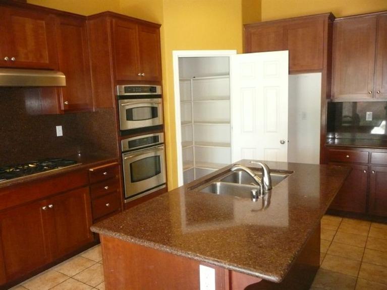 228 Preakness Cir, Manteca, CA 95337 photo 2